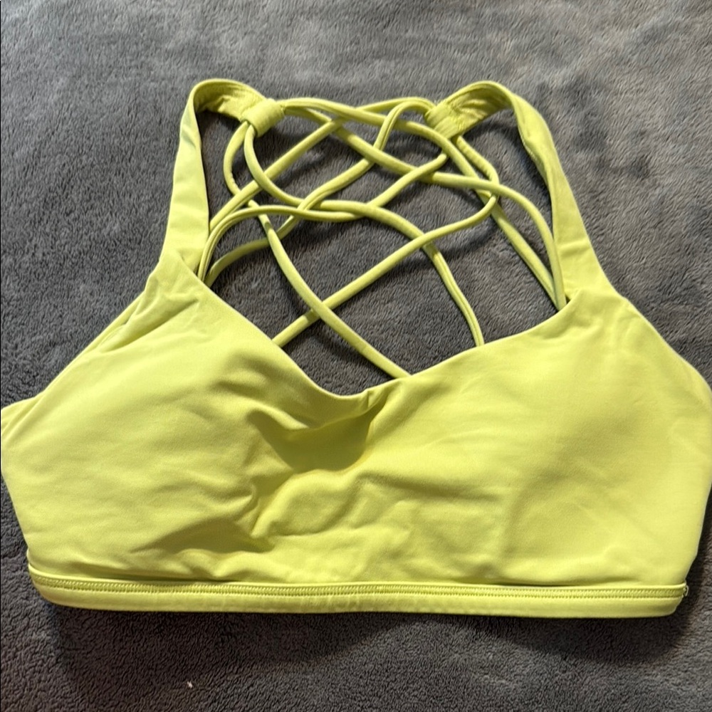 Lululemon free to be bra size 4